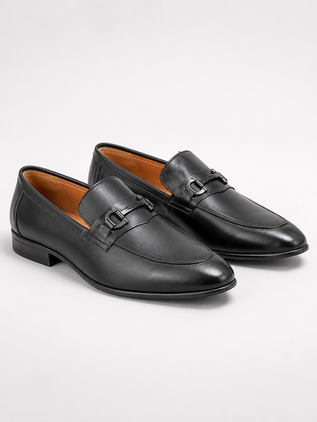 NOBLE Signature Bar Leather Loafer
