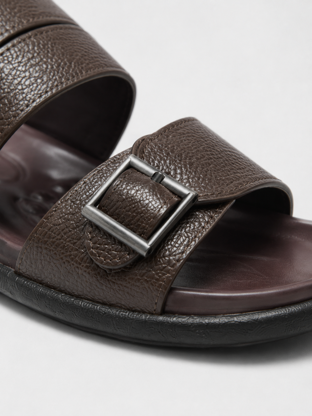 NOBLE VOYAGER SANDAL