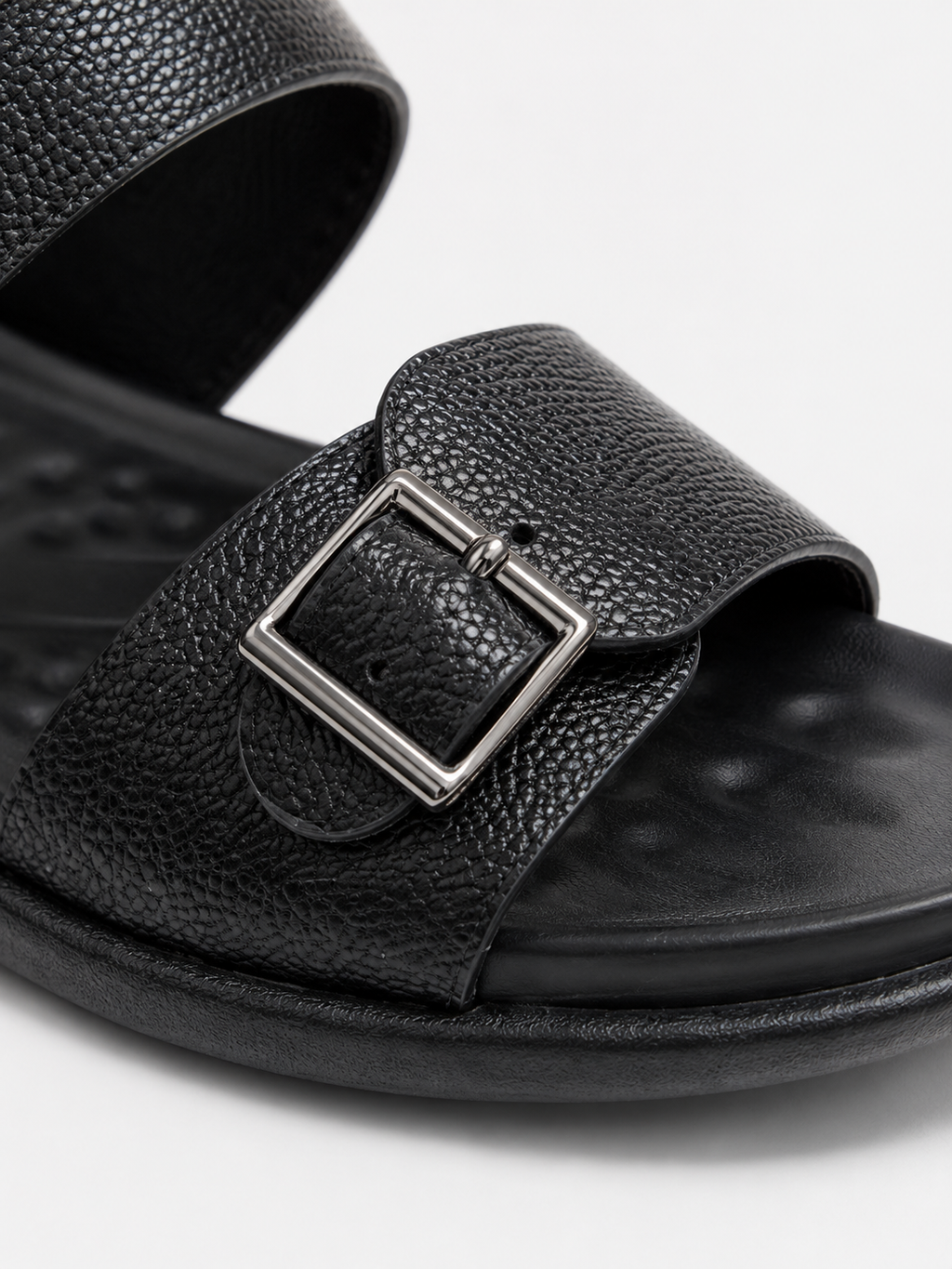 NOBLE VOYAGER SANDAL