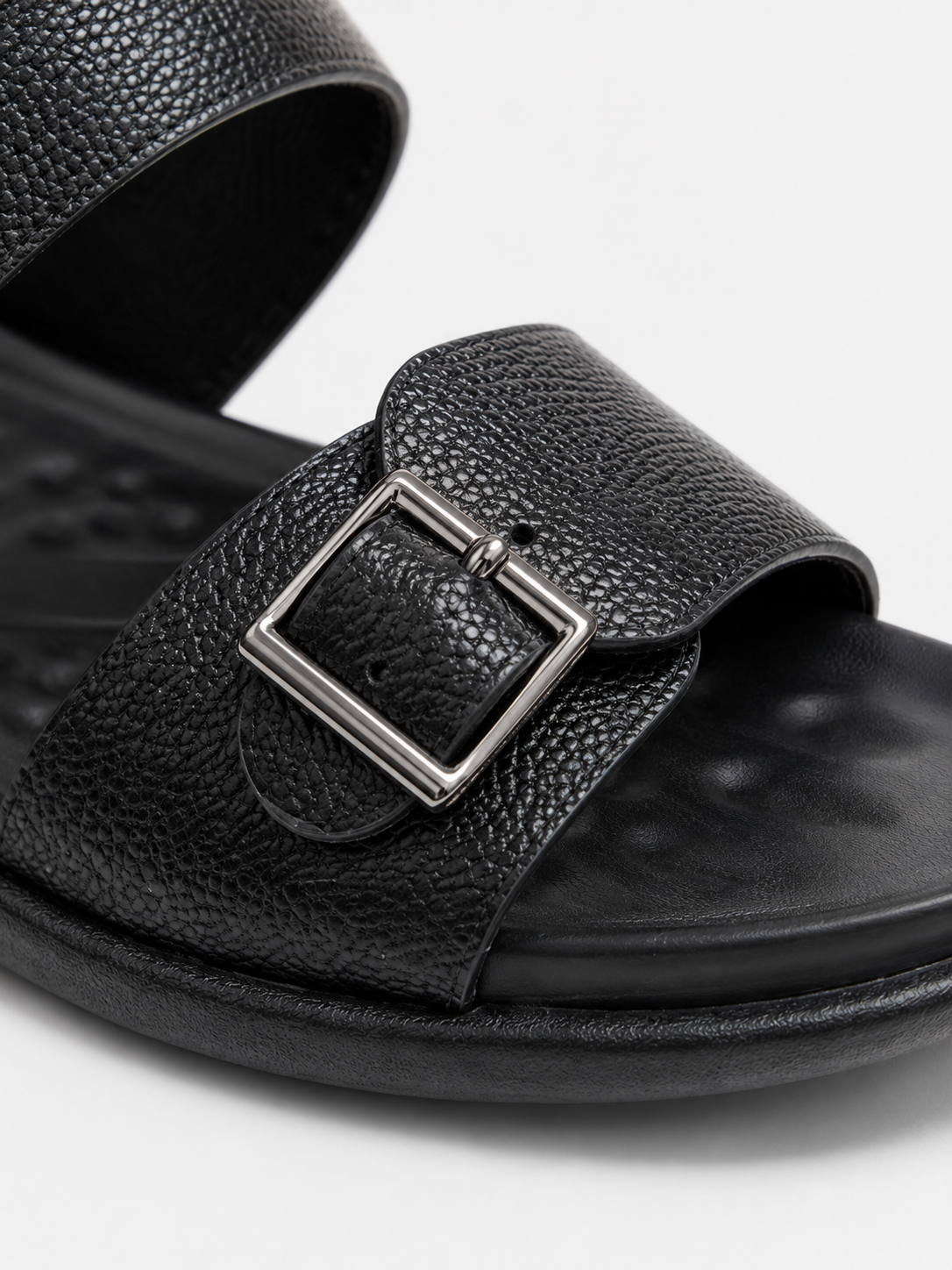 NOBLE VOYAGER SANDAL